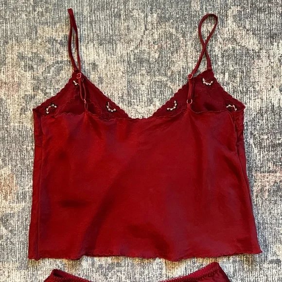 Doen Silk Cami & Shorts Set - Picture 11 of 16